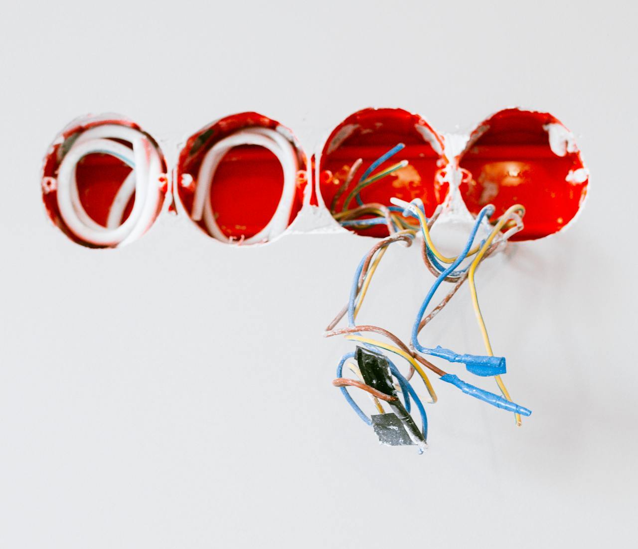 Ungrounded Three-Prong Outlets