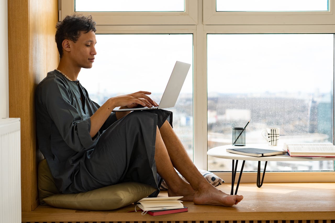 8 Subtle Behaviors That Signal Intelligence Beyond Traditional Smarts