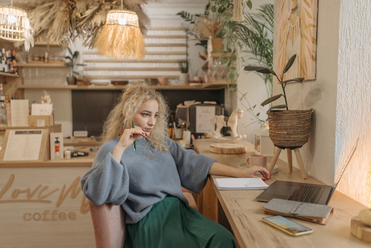 WeddingTraditions_MaliHenna_DeniseStephanie_002RZ 9 Questioning Habits That Quietly Separate Deep Thinkers From the Crowd