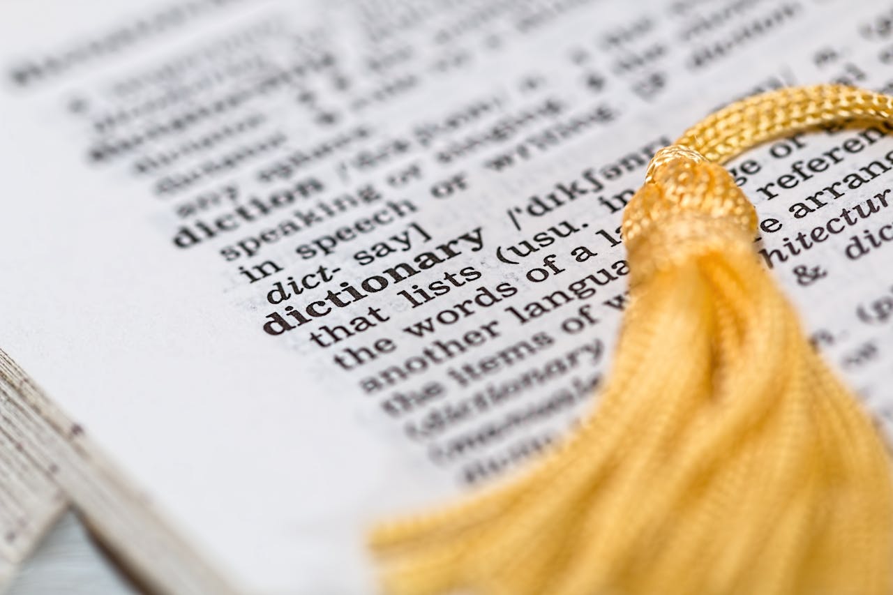 8 Everyday Words With Opposite Meanings in Different English-Speaking Regions