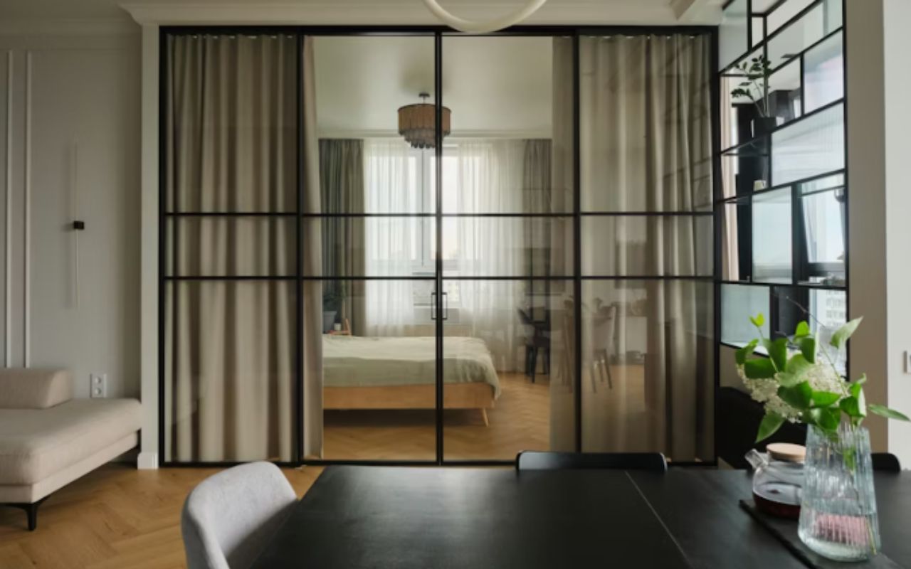 Mirrored Walls in Bedrooms and Dining Areas