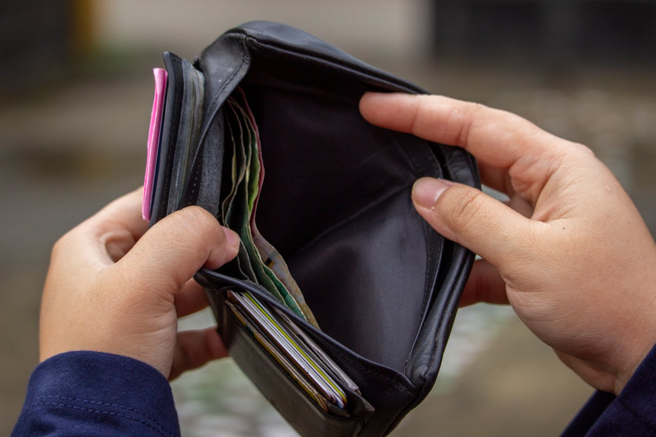 Fewer People Carried Coins or Cash