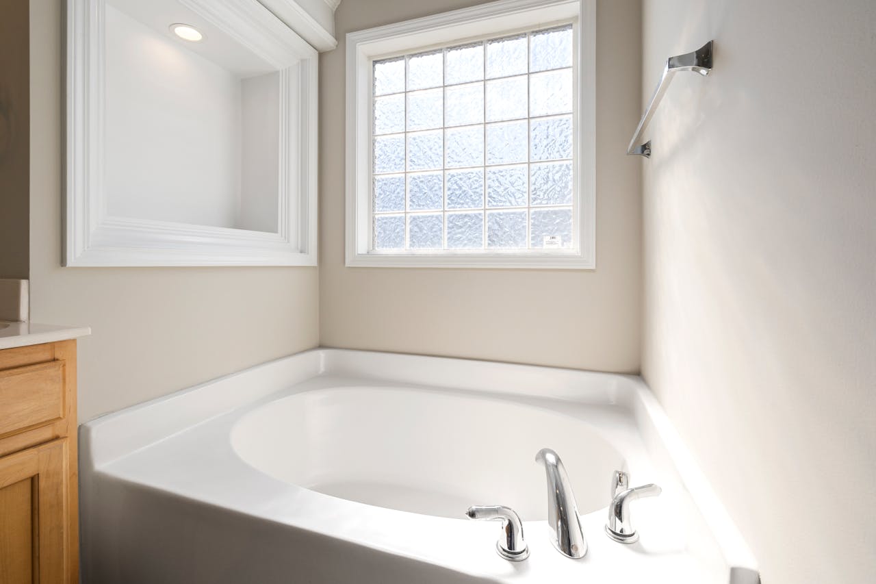 Oversized Whirlpool Tubs You Never Use