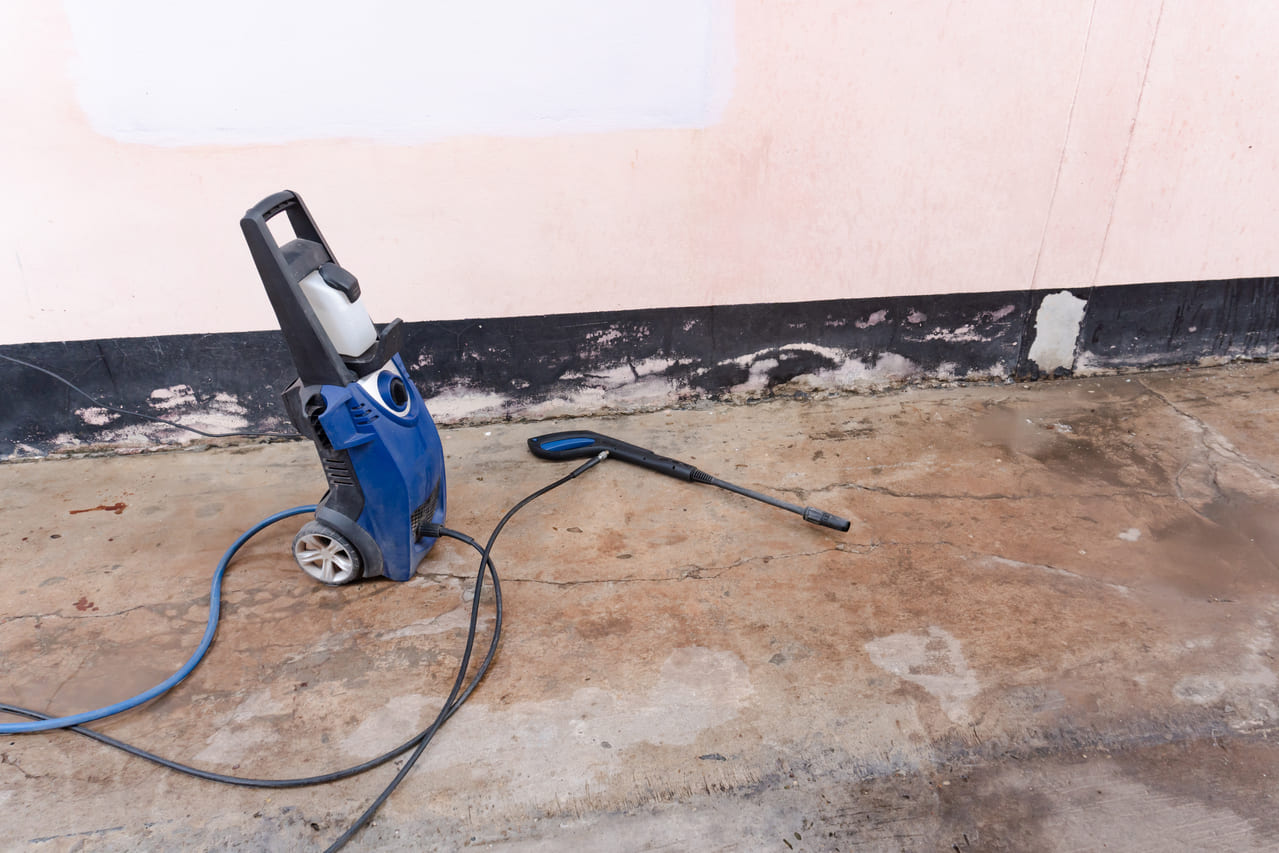 Gas-powered pressure washers