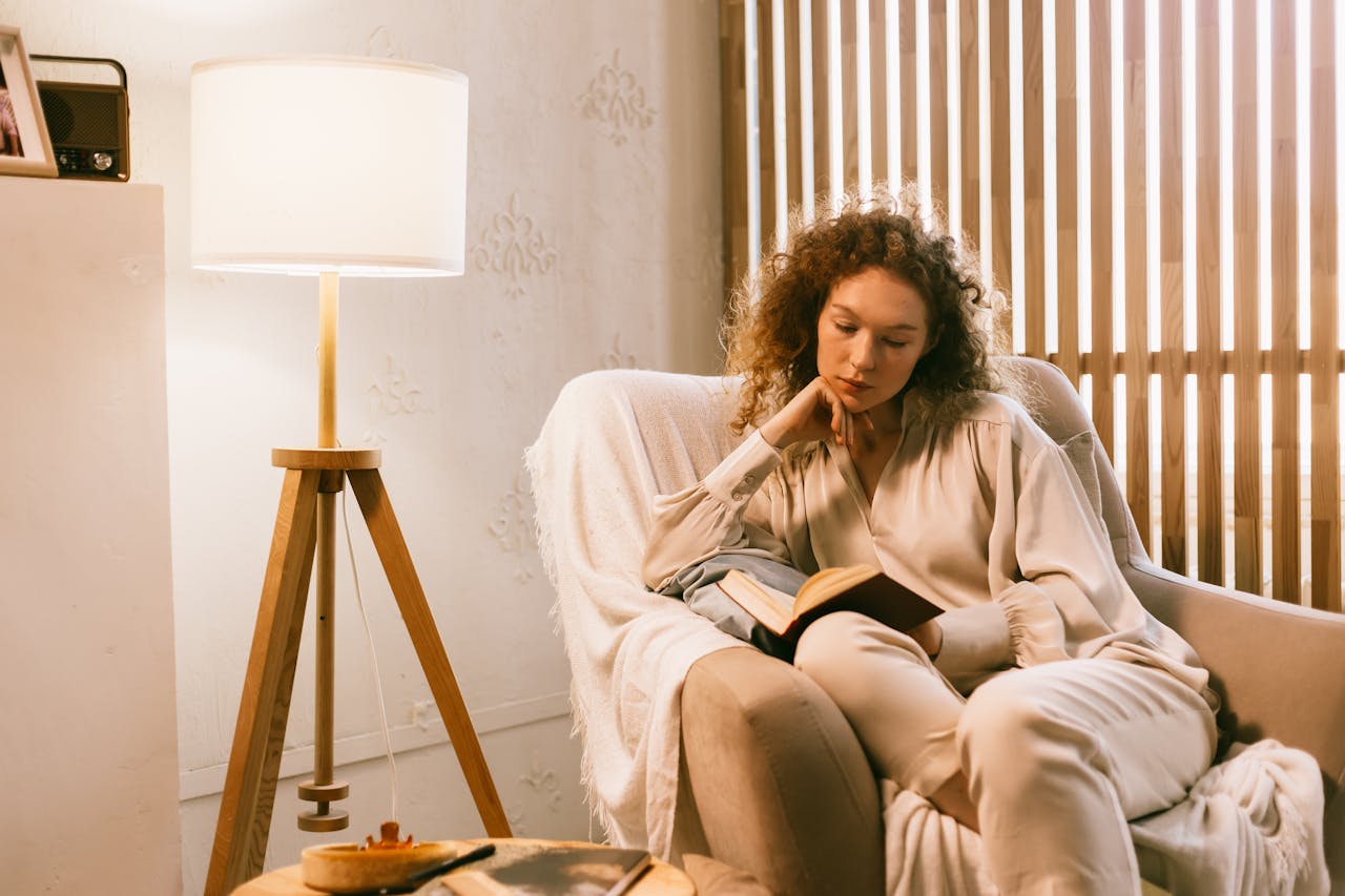 9 Analog Evening Wind-Down Rituals From the 1980s Making a Comeback