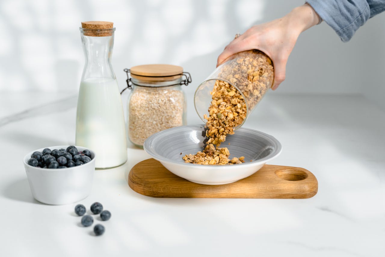 Cereal and Granola Lose Crunch and Freshness