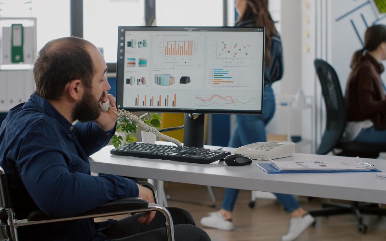 Windows 11 dashboard displaying certified tools like Disk Cleanup, Windows Security, and driver updates.