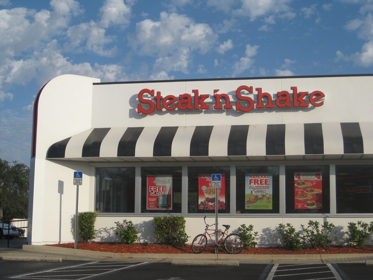 Why Steak n Shake is ditching microwaves after backlash over reheated taste