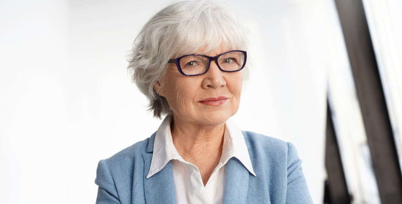 Blazer-and-Tee Pairings That Make Women Over 60 Look Effortlessly Chic