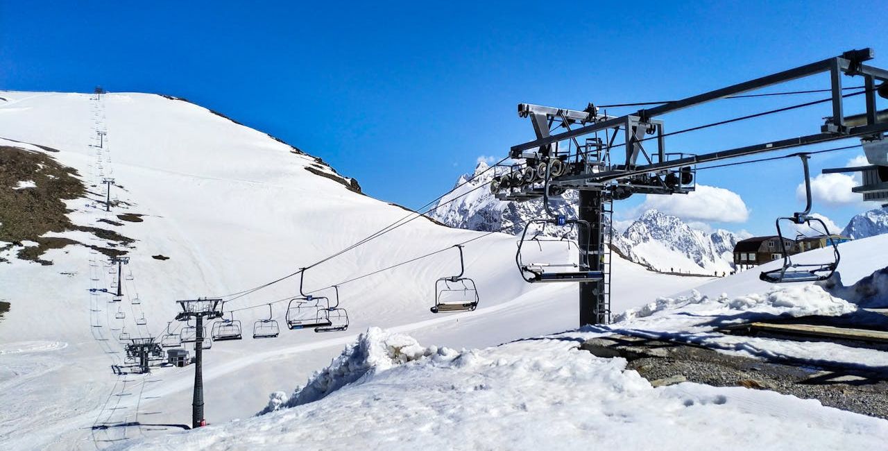 Ski Industry Watchers Warn 9 Signs U.S. Ski Resorts Are Losing Visitors for Bigger Reasons