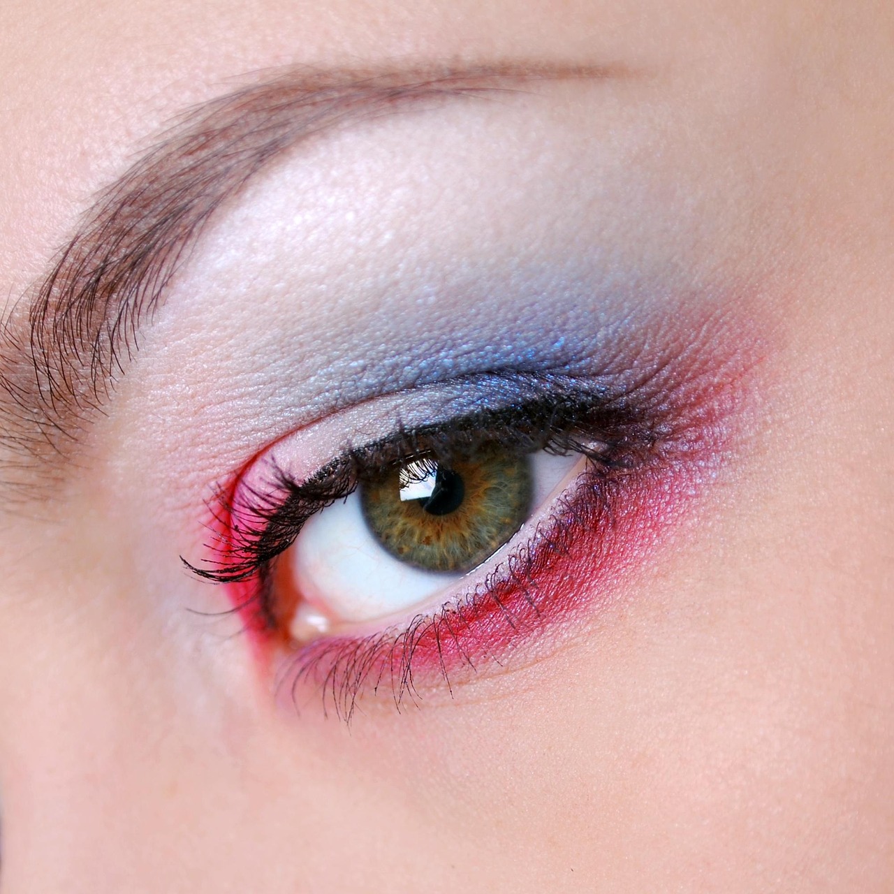 Chaotic Eyeshadow Placement