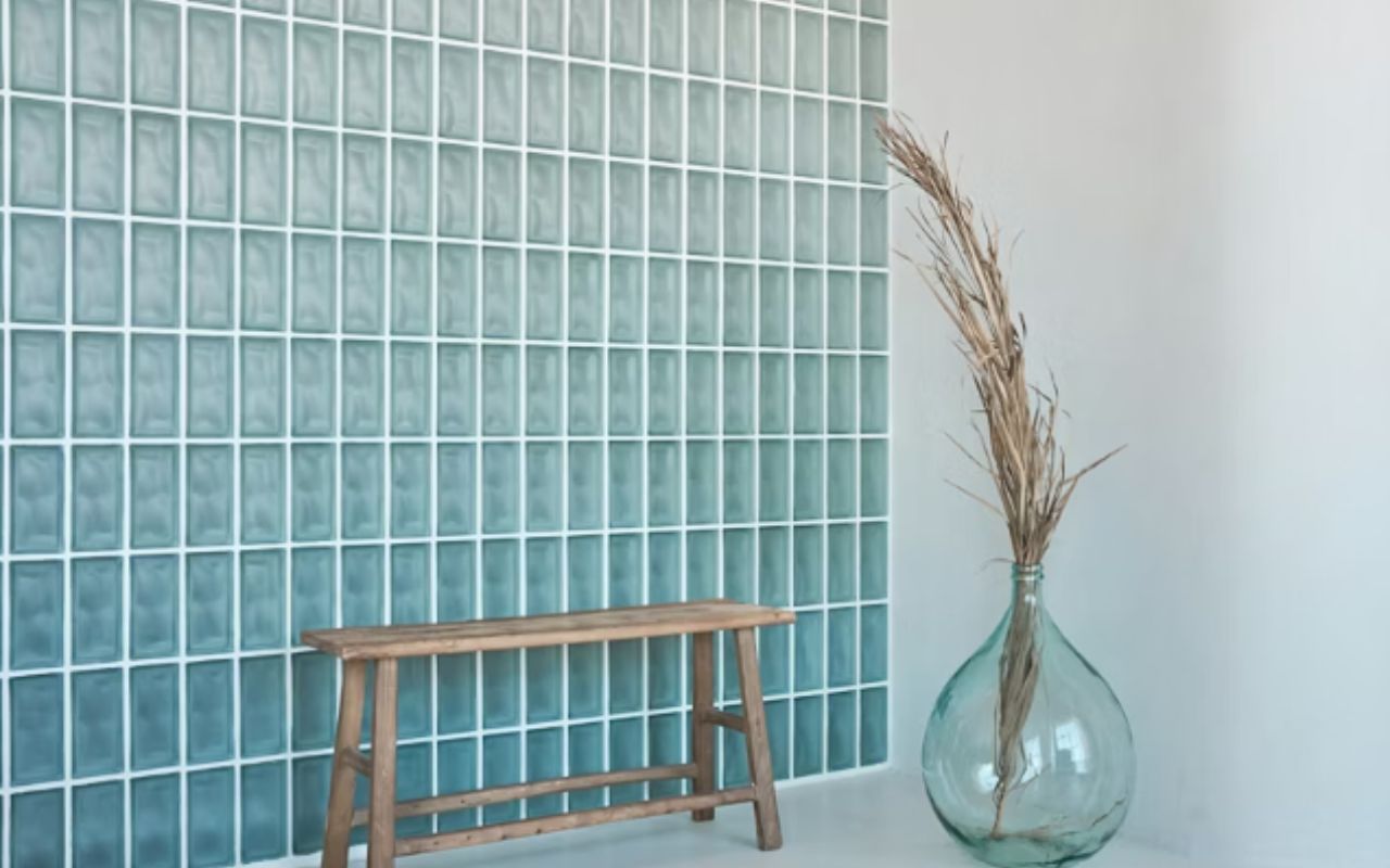 Glass Block Walls for Soft, Sculptural Light