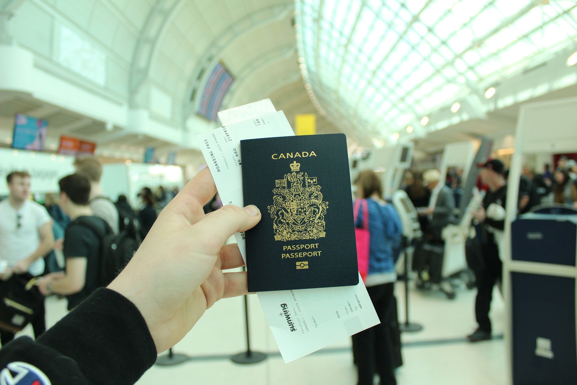 7 Common U.S. Traveler Habits That Can Get You in Trouble in Canada