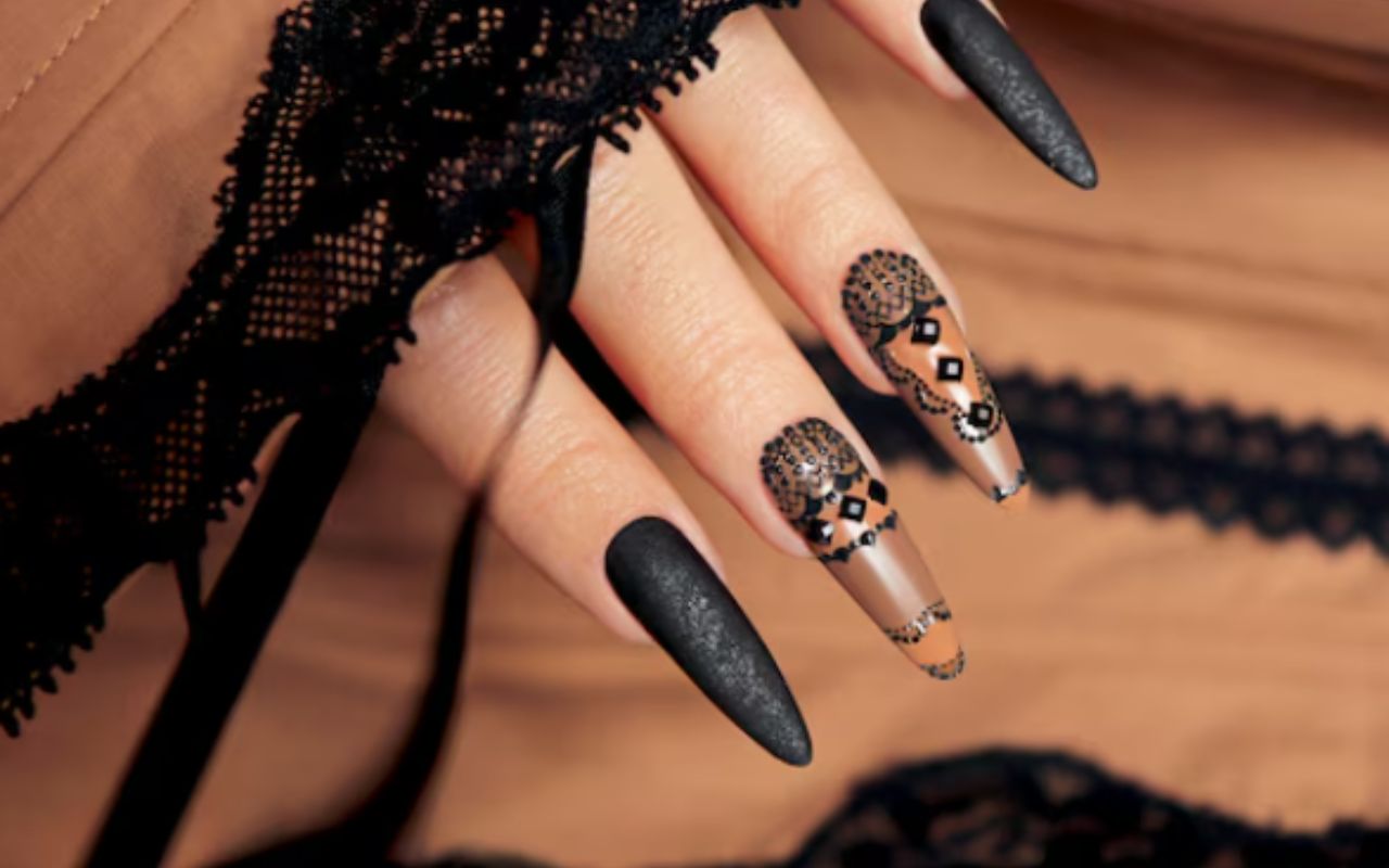 Black Lace Accent Nails That Add Subtle Gothic Romance