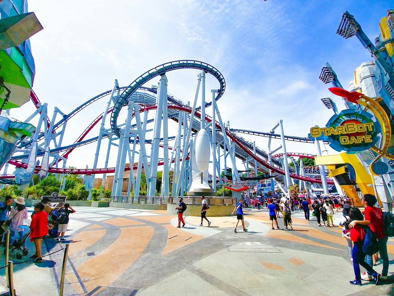 10 Theme Park Rules People Learn the Hard Way (and the fees nobody warns you about)
