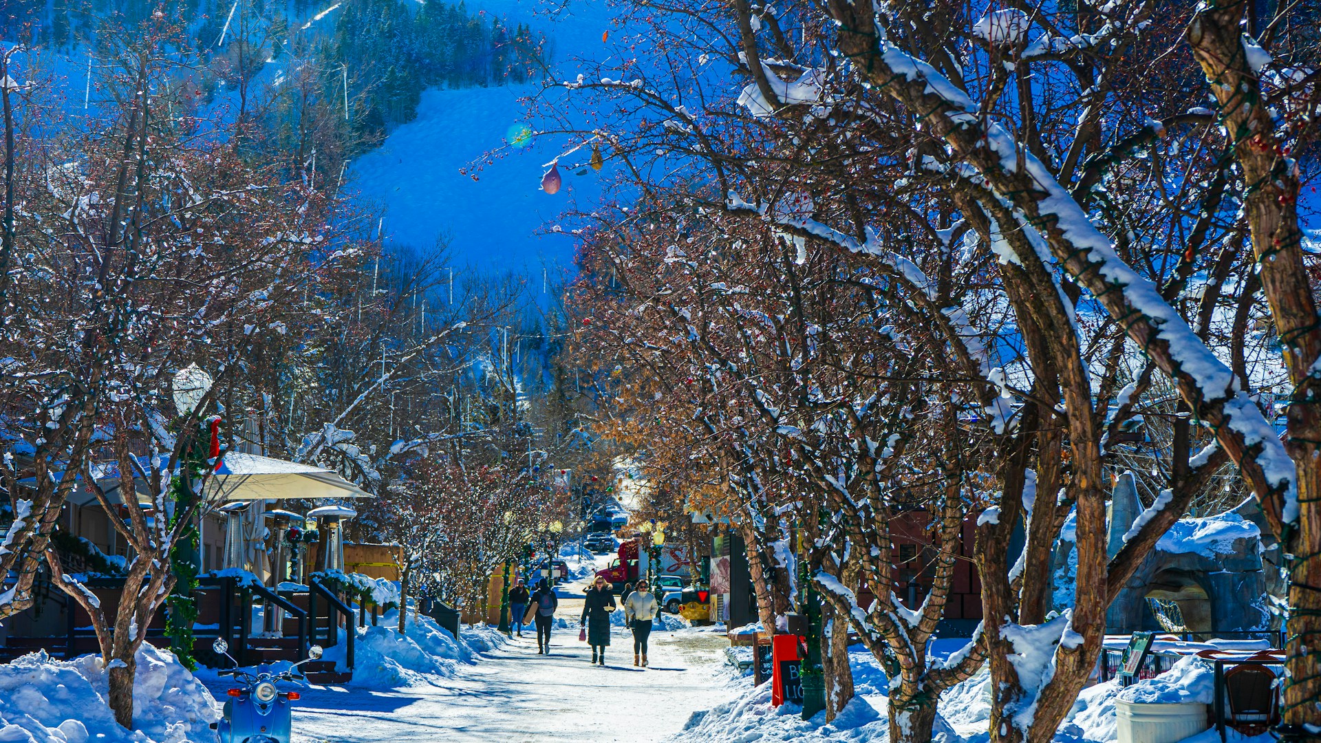 Aspen, Colorado Uses Zoning Rules to Keep Chains From Taking Over Downtown
