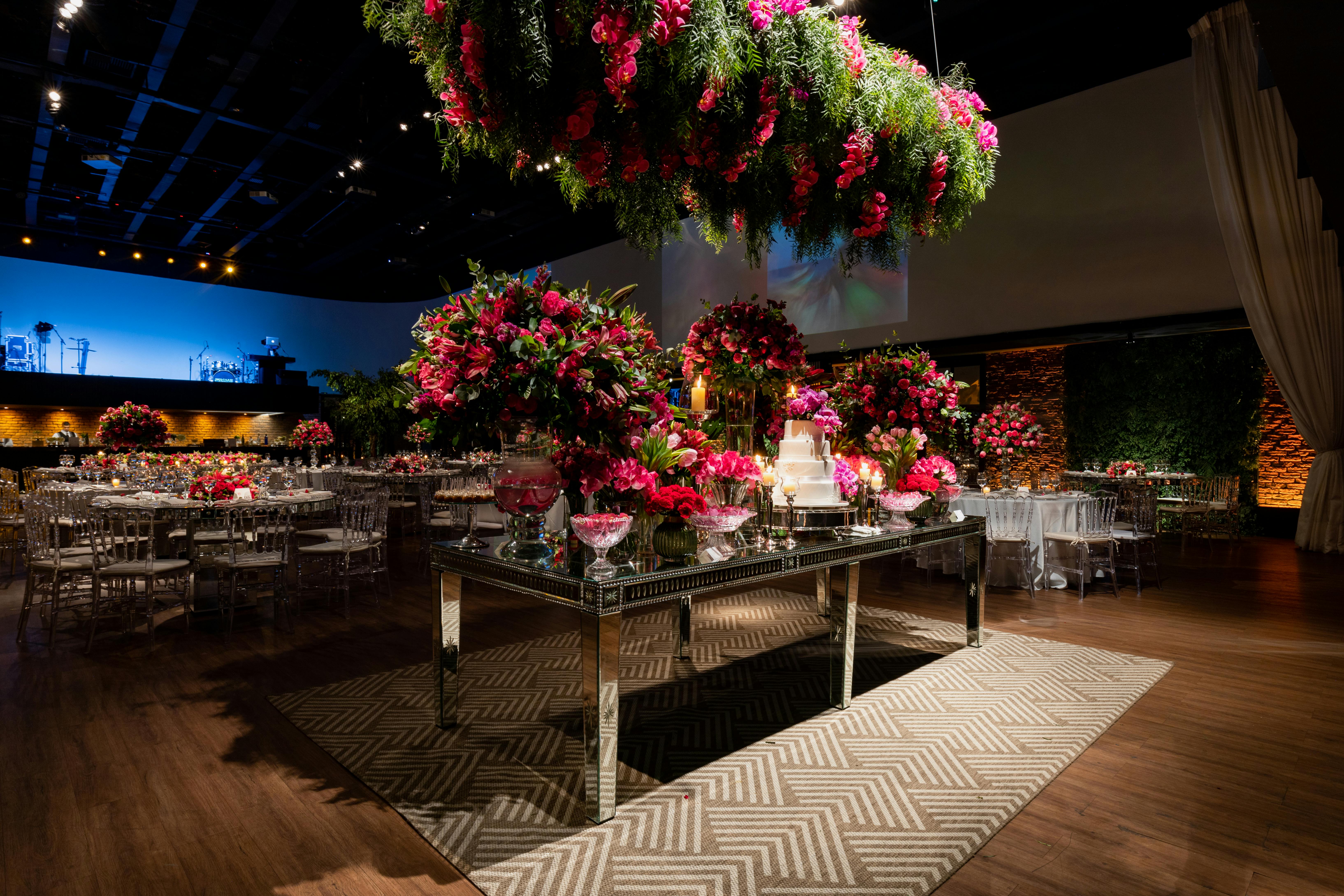 Statement Centerpieces With Height Variation