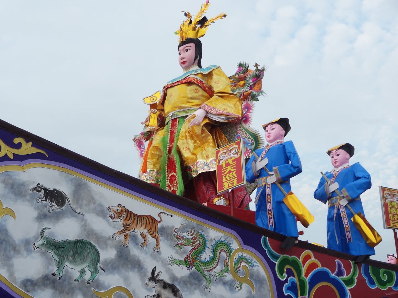 Chinese New Year 2026 lucky colors and the style mistakes to avoid