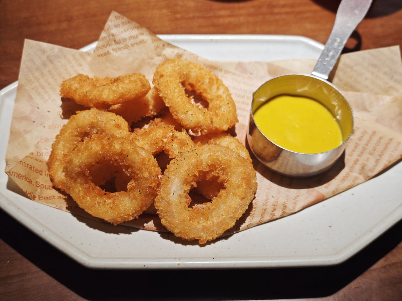 9 Onion Ring Debates That Won’t Die (and Why “Crispy” Keeps Losing to Greasy)