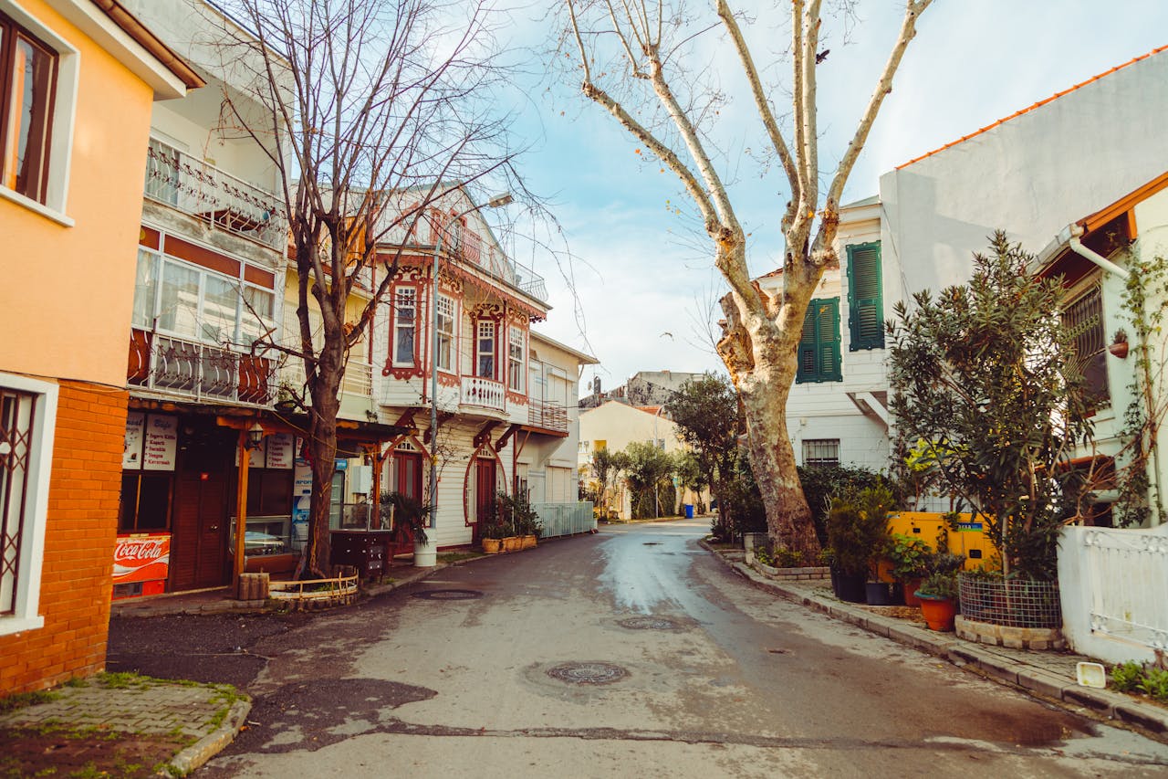 9 Unspoken Rules for Ancestral Villages Tourists Break and Instantly Regret