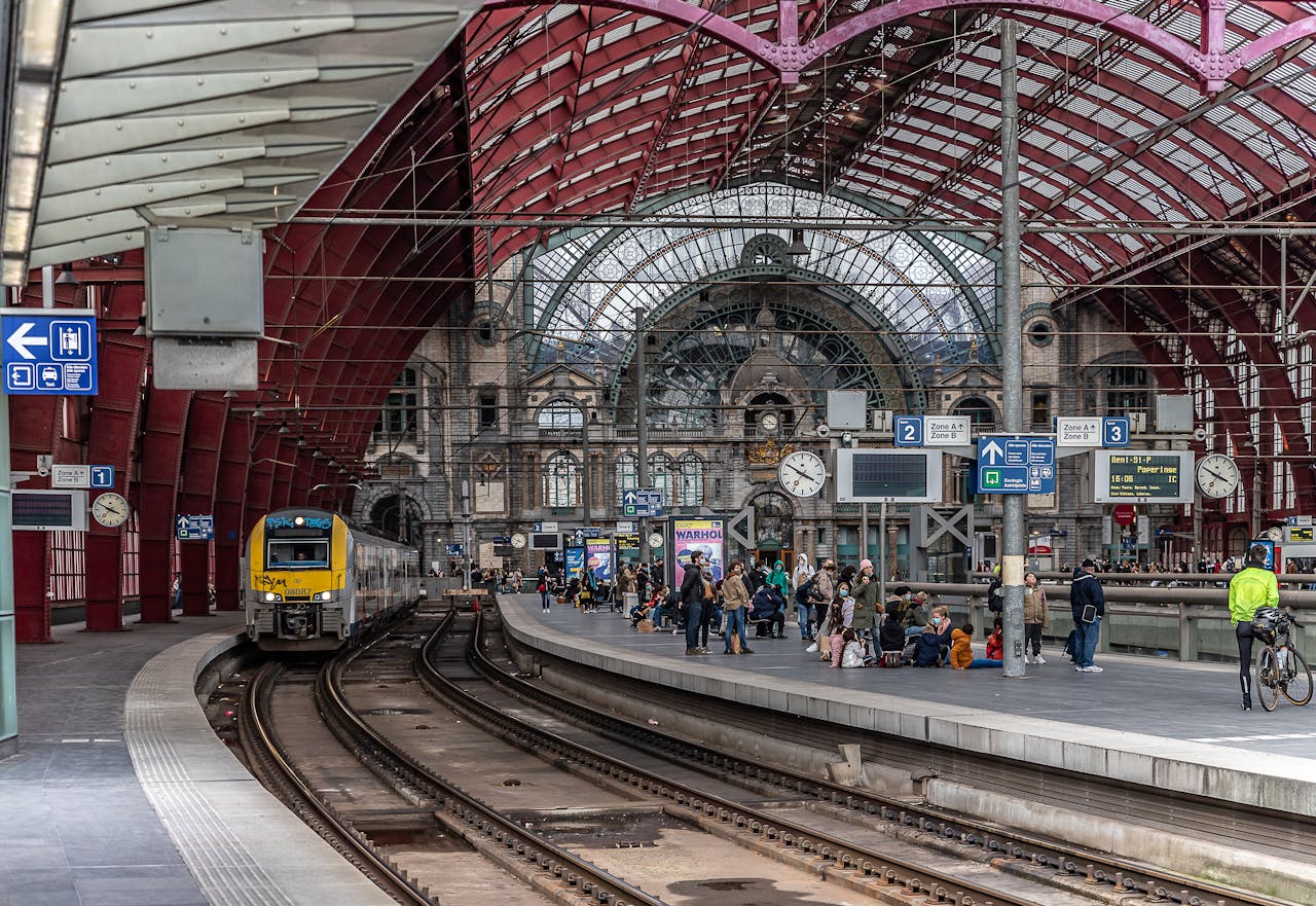 8 Rail Station Traditions Passengers Love but Reliability Decline Is Getting Worse