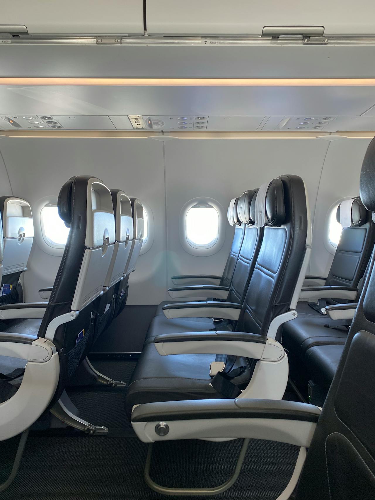 The premium seat dilemma when upgrades collide