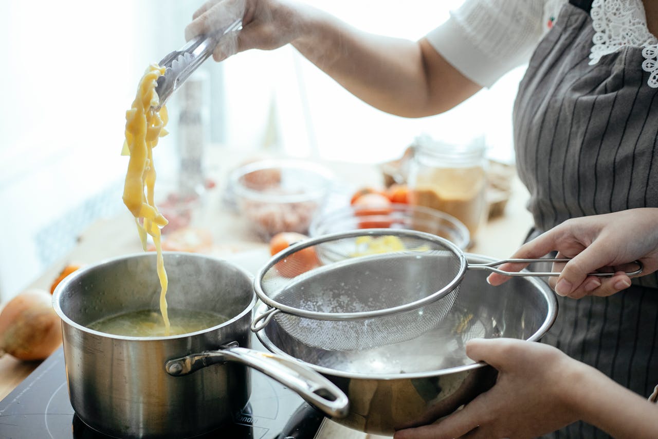 Rinsing pasta after cooking