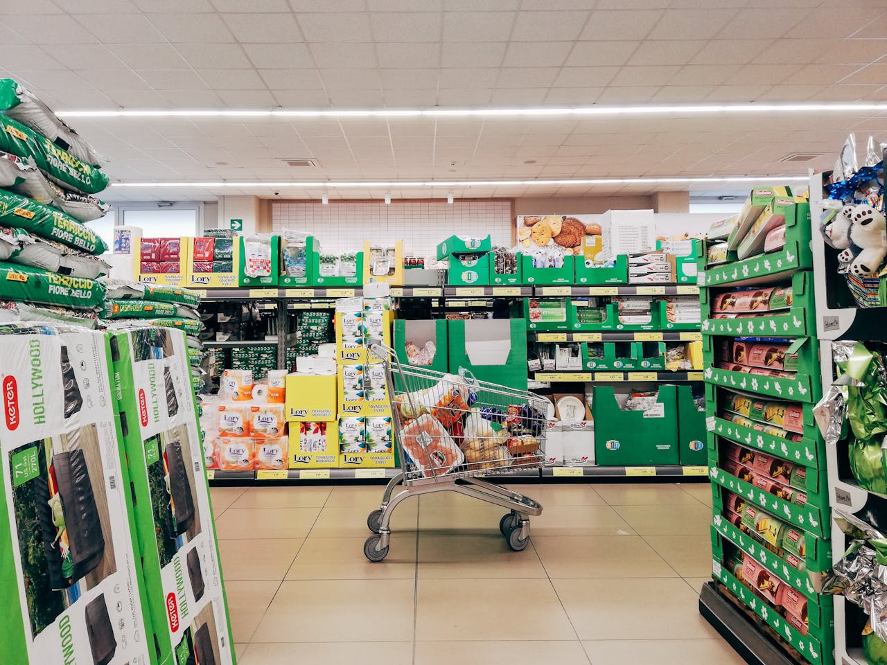 Bringing Big American-Size Carts to Tiny Markets