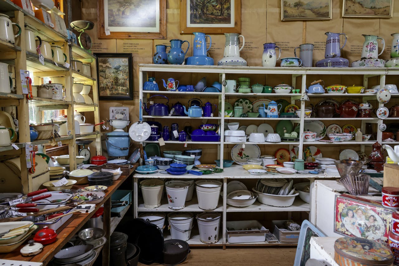 9 Thrifted Pyrex Finds People Won’t Shut Up About (and the Prices Are Getting Stupid)