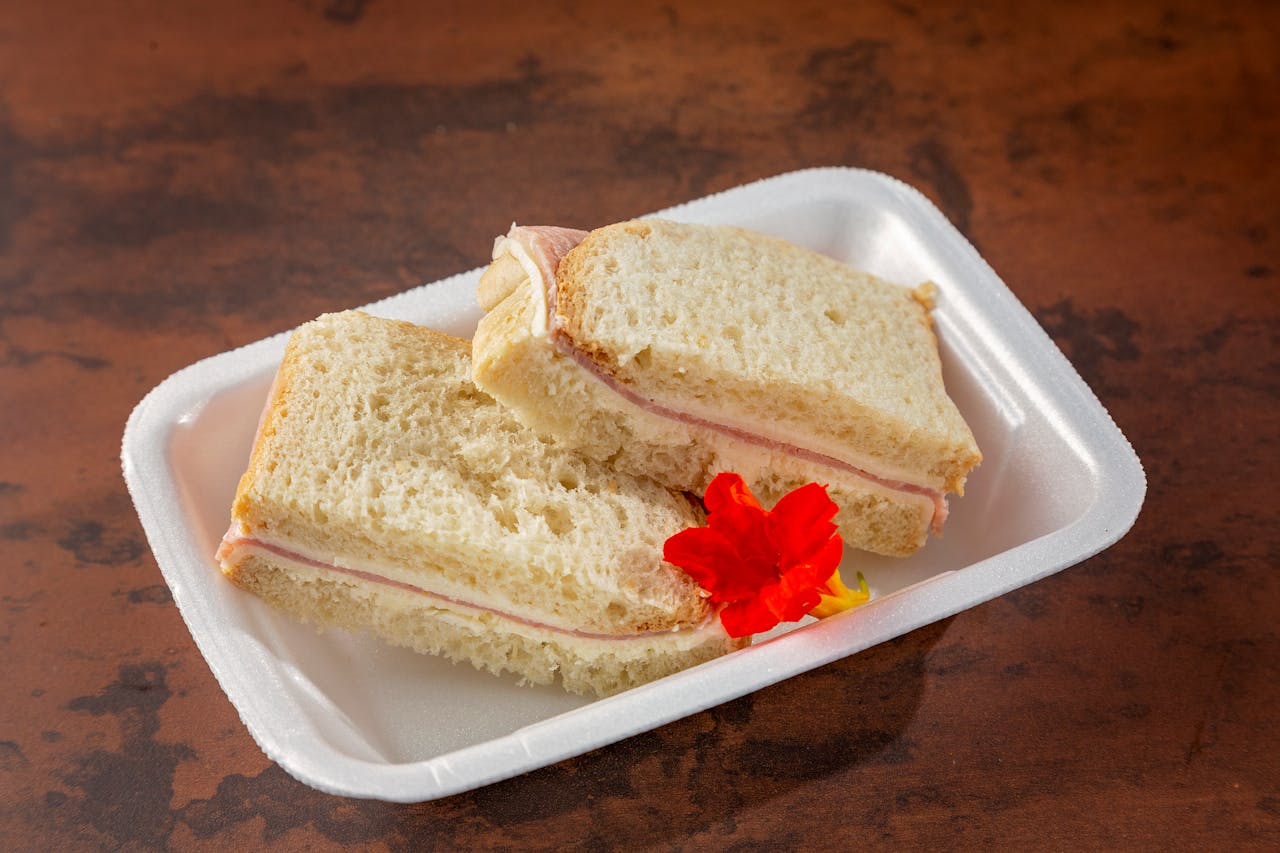 WHITE BREAD AND LARD SANDWICHES