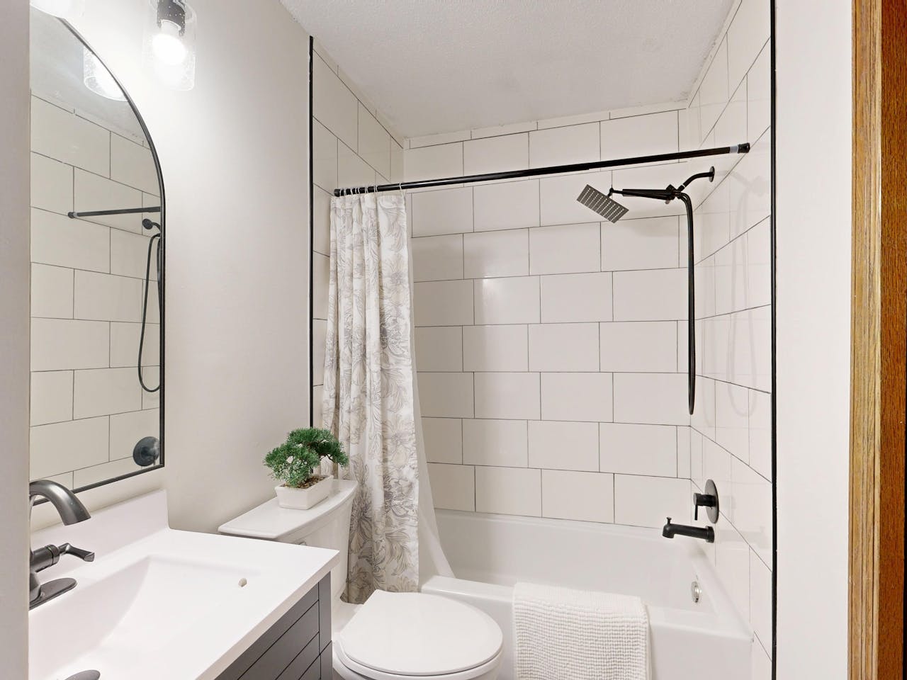 Shower Curtain Rods With Fancy Curves