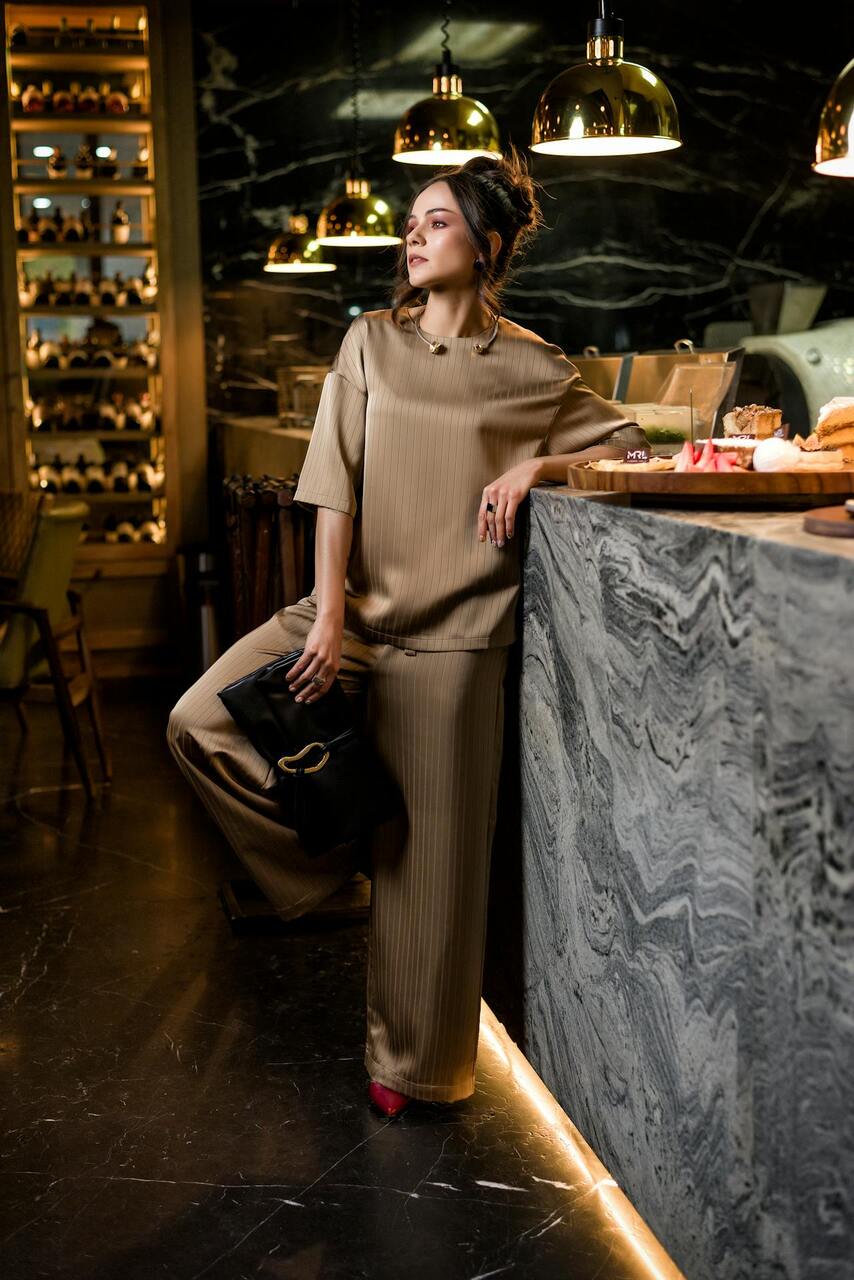 Monochrome outfits, head to toe