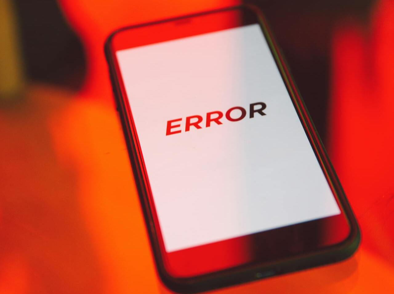 12 2016 Phone Habits That Now Feel Awkward and Carry Privacy Risk