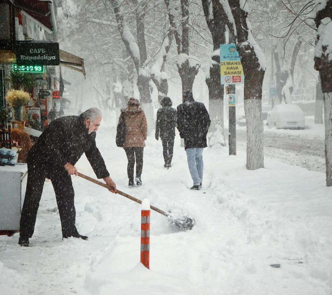 Snow Removal Pros Warn This Old Shoveling Trick Backfires if You Do One Thing Wrong