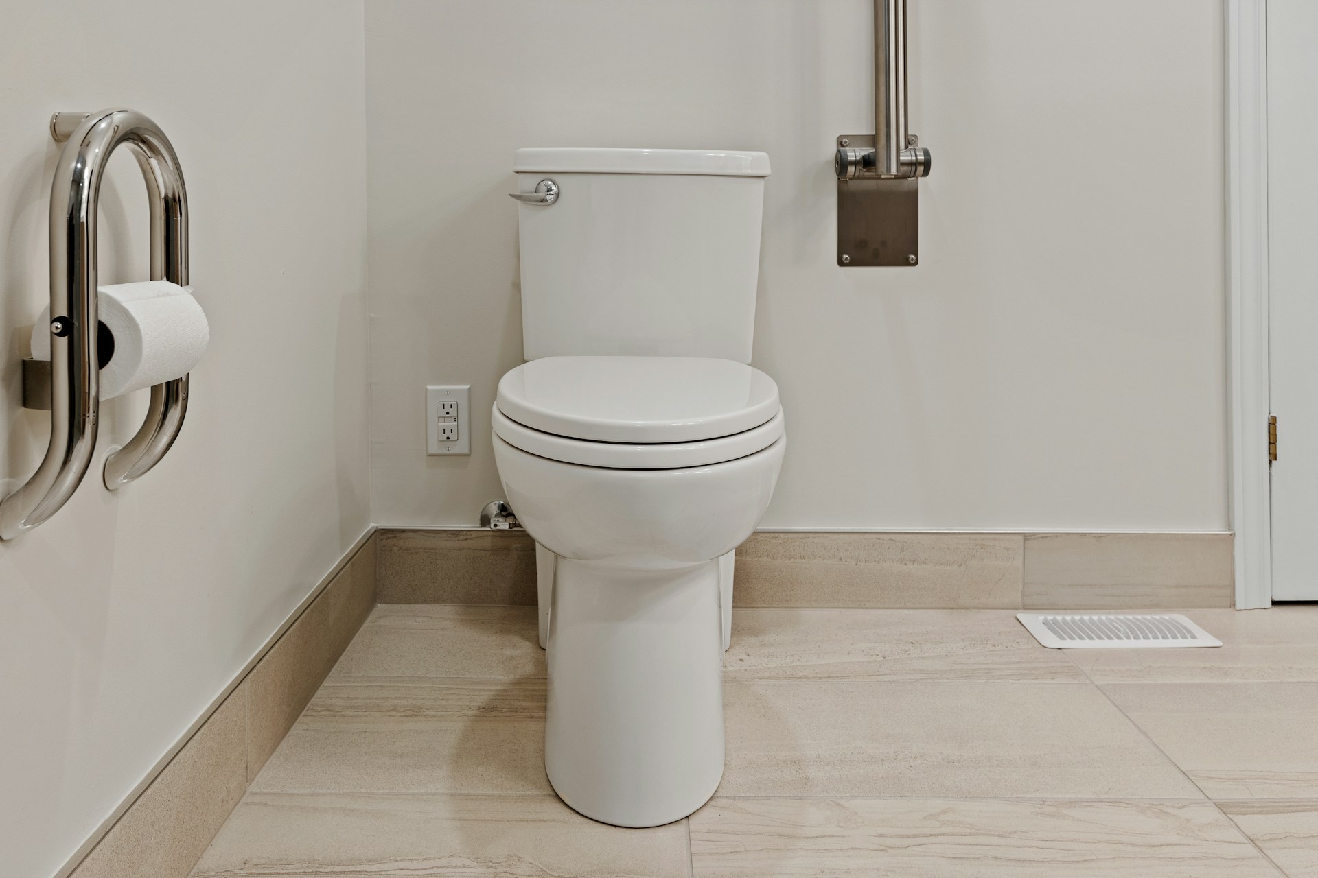 Pedestal Toilets That Lack Comfort