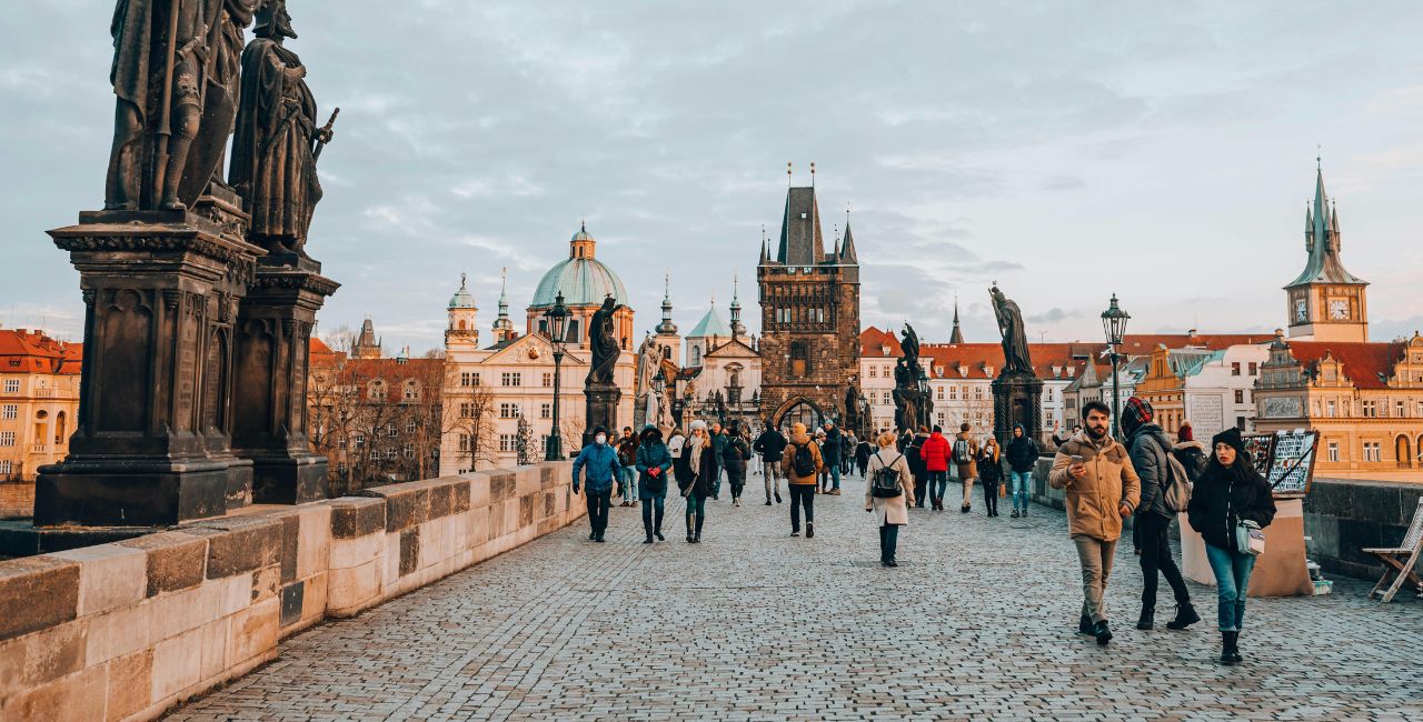 Europeans Say One Habit Gives Away American Tourists Instantly