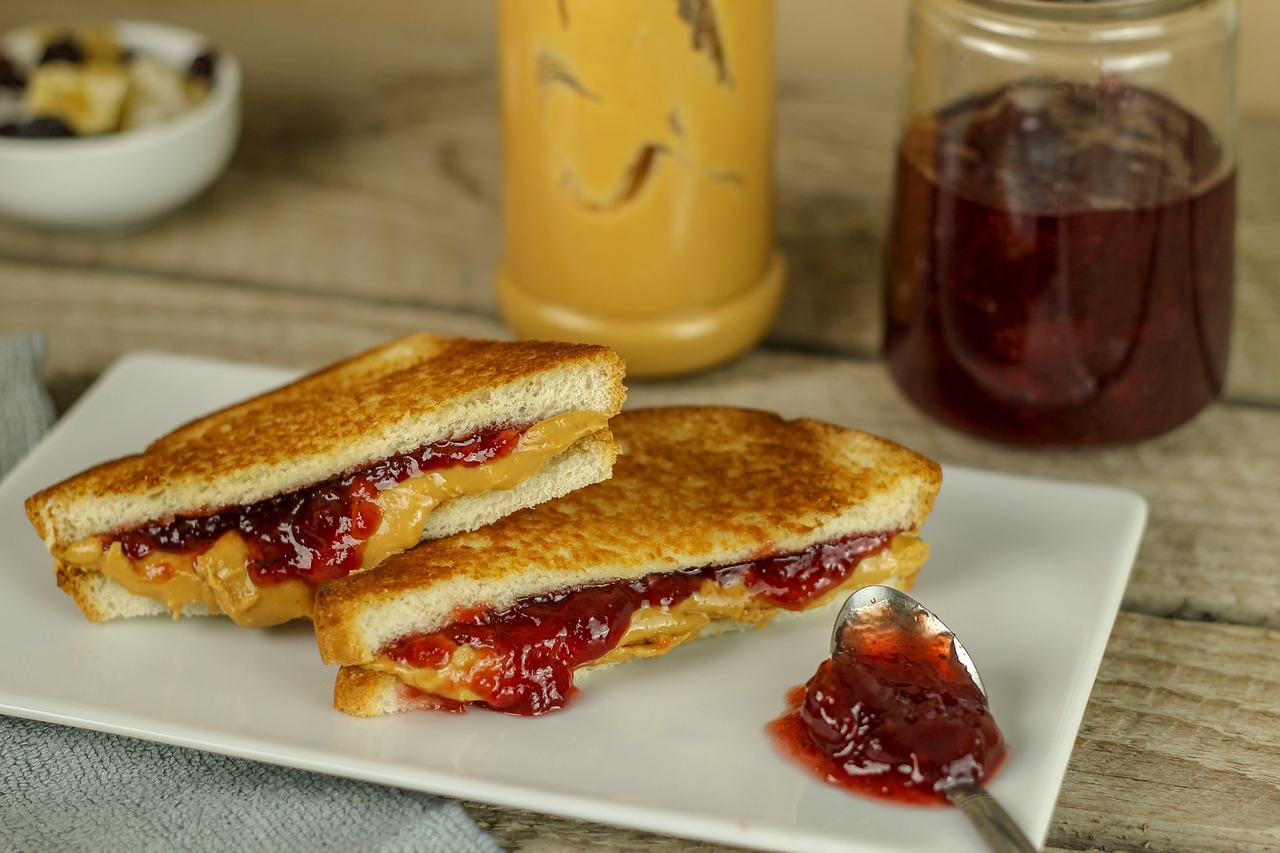 PEANUT BUTTER AND SYRUP SANDWICHES