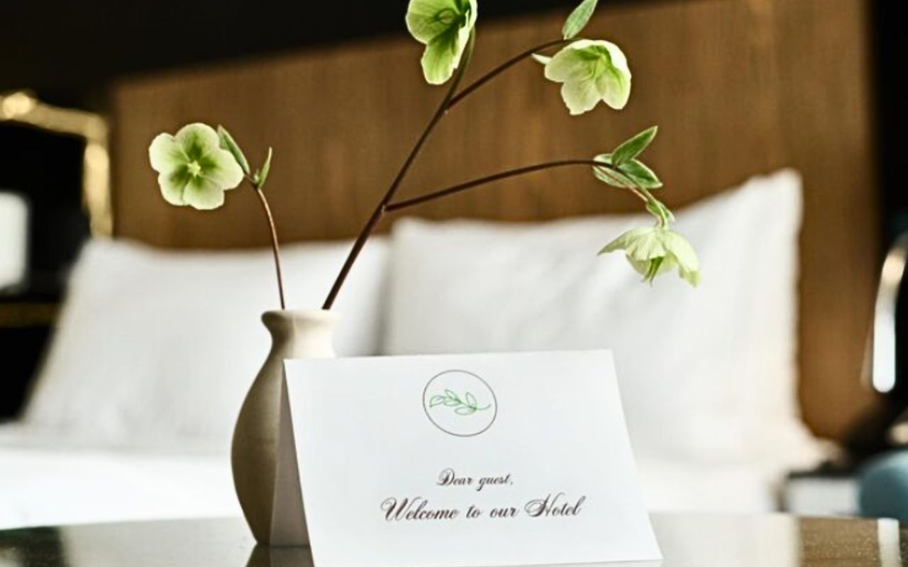 Receiving Handwritten Notes or Personalized Touches in Your Room