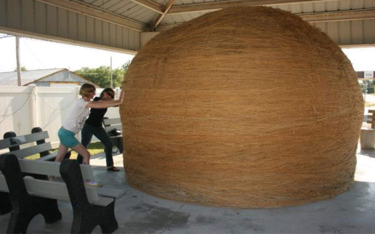 The World’s Largest Ball of Twine