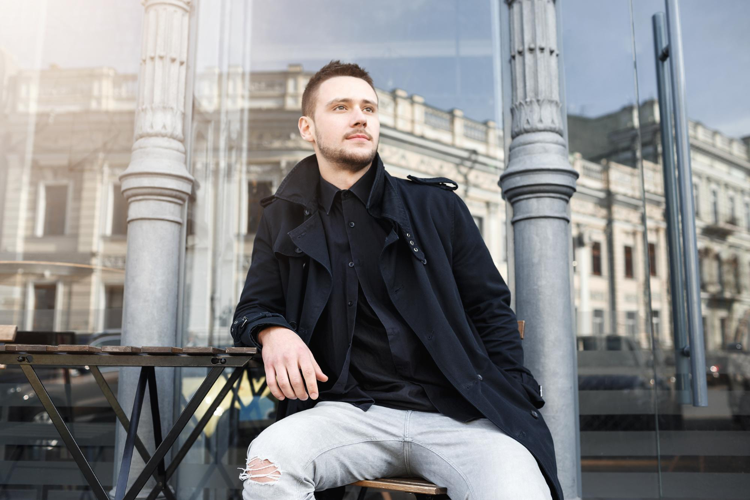 The Oversized Blazer That Swallows Your T-Shirt