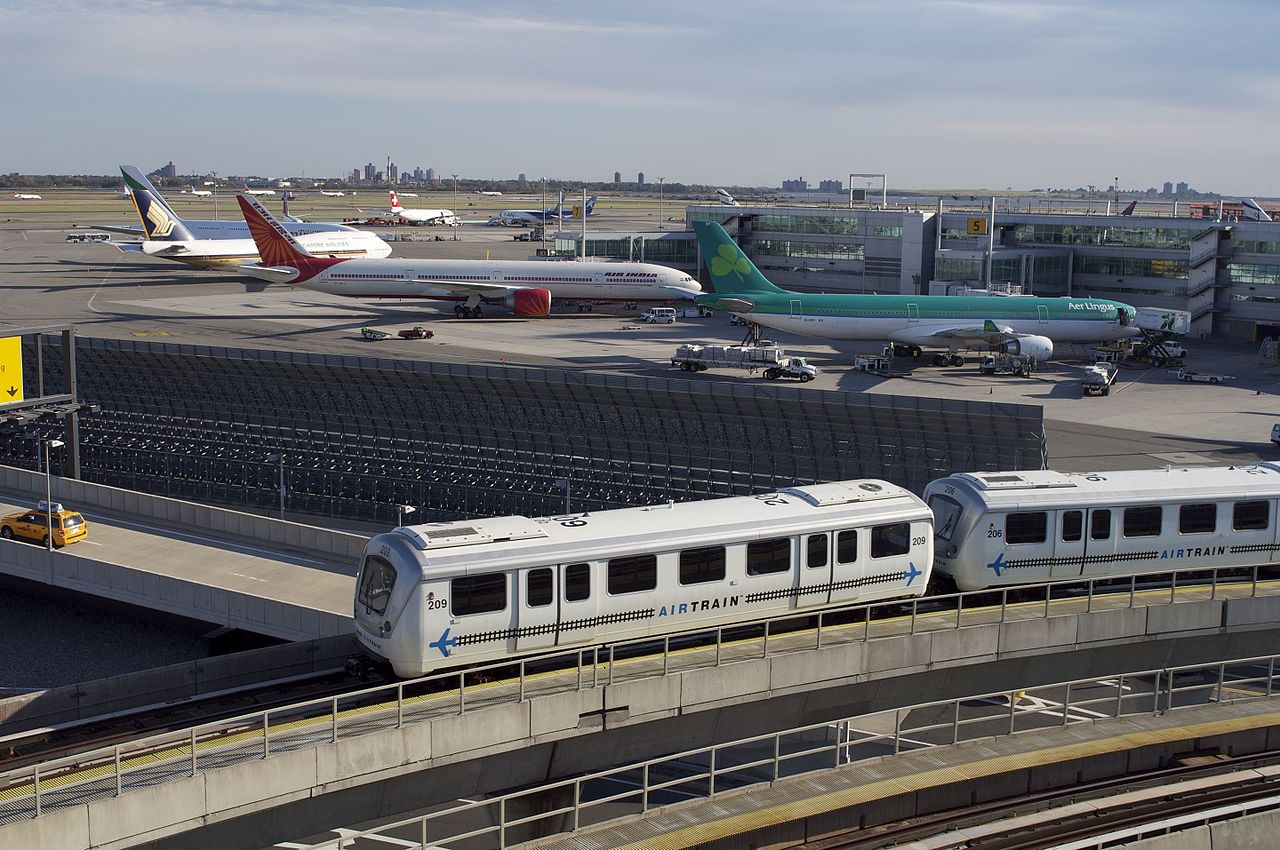 1280px-AirTrain_JFK_vc