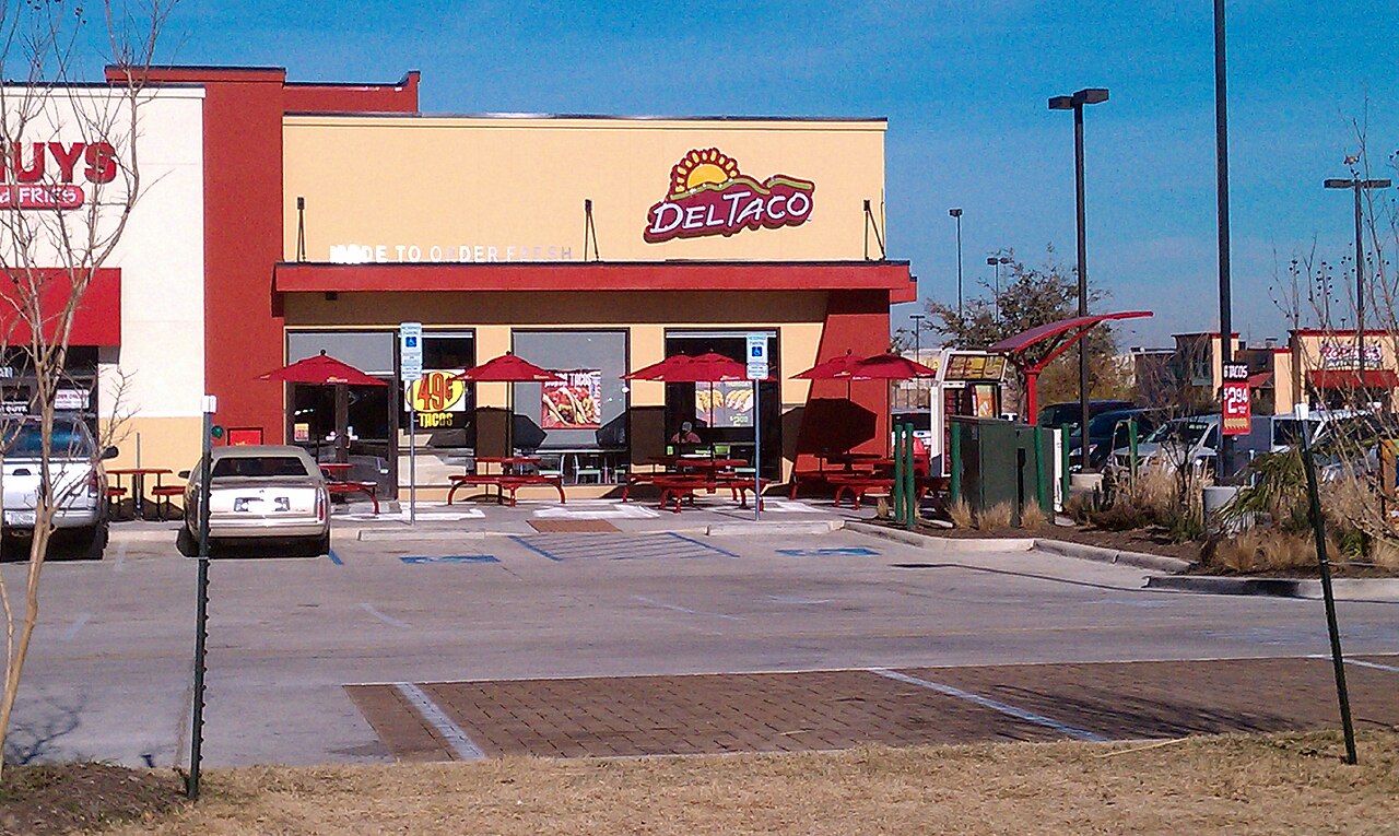 1280px-Del-Taco-Denton
