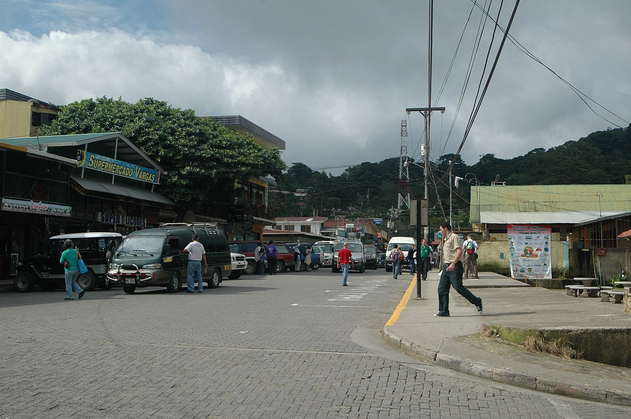 1280px-Monteverde,_Costa_Rica_centre (1)