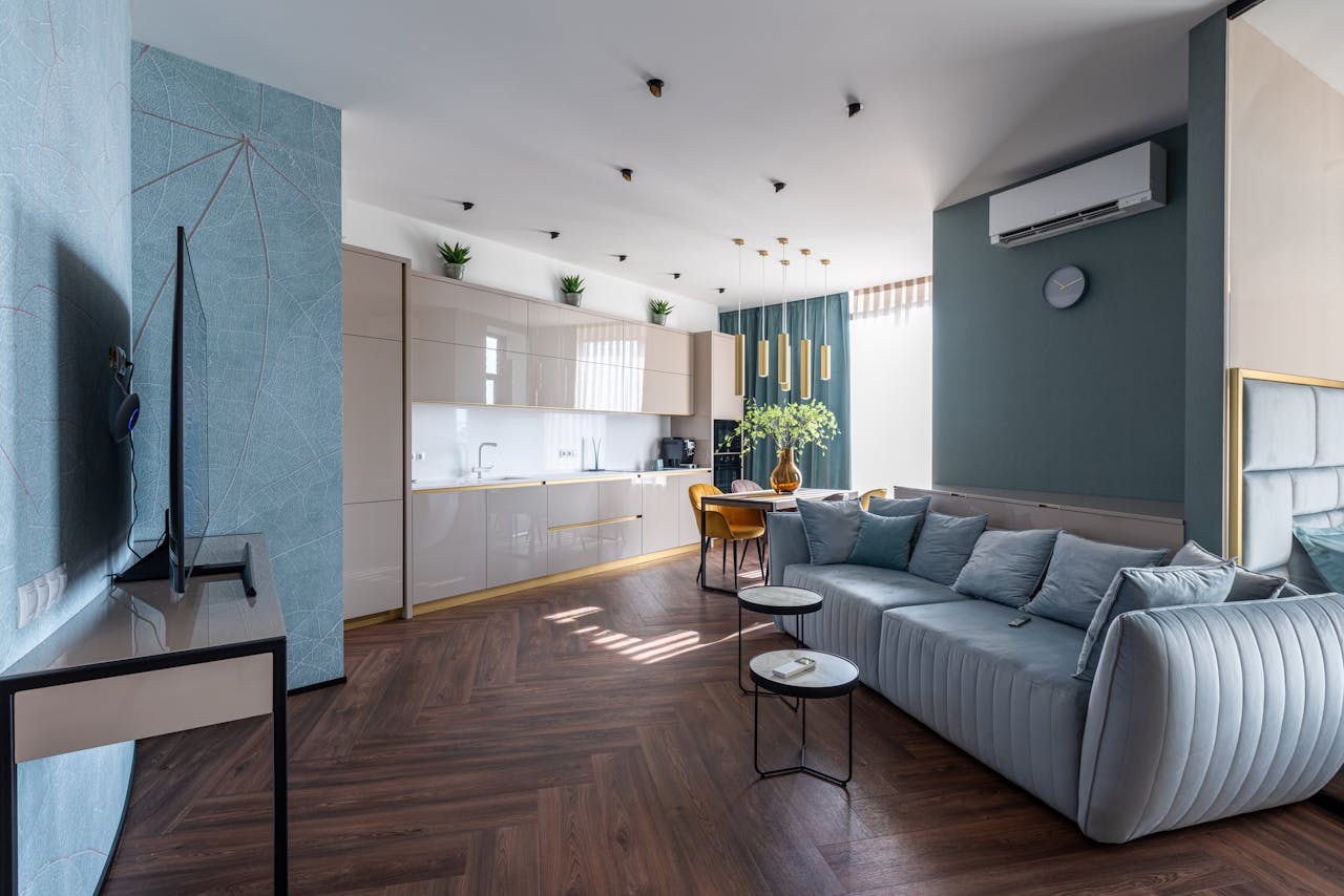 Split-Level Layouts That Break the Main Living Zone