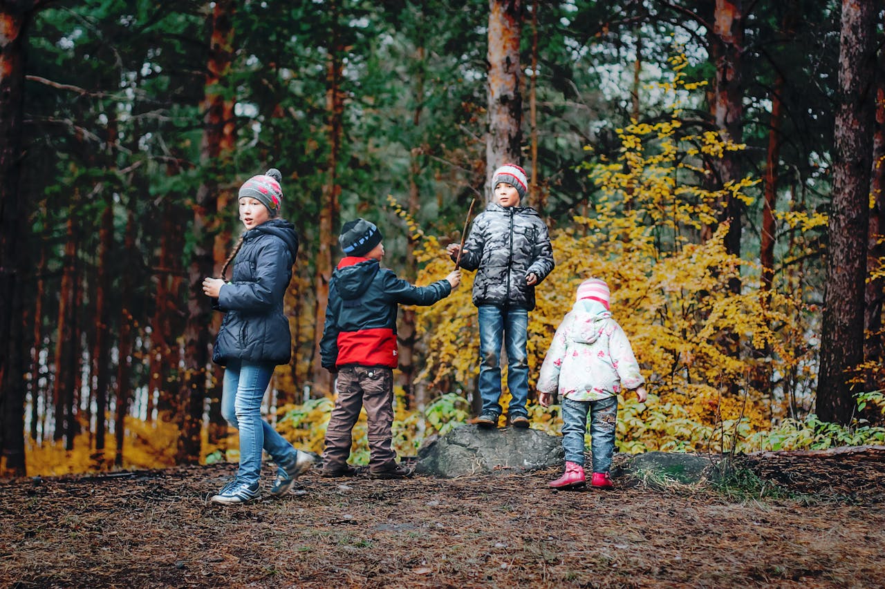 Hitchhiking kids